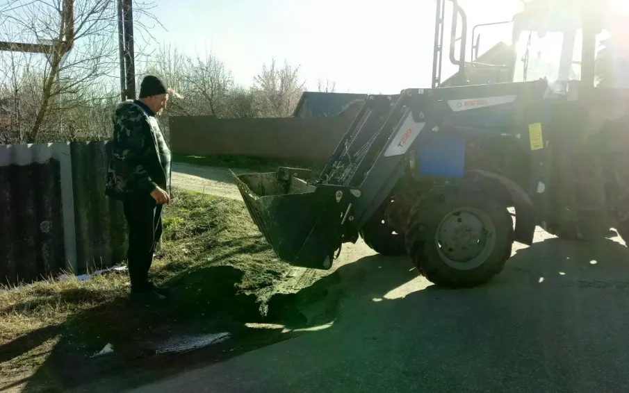 Устранение провала на ул. 40 лет Октября